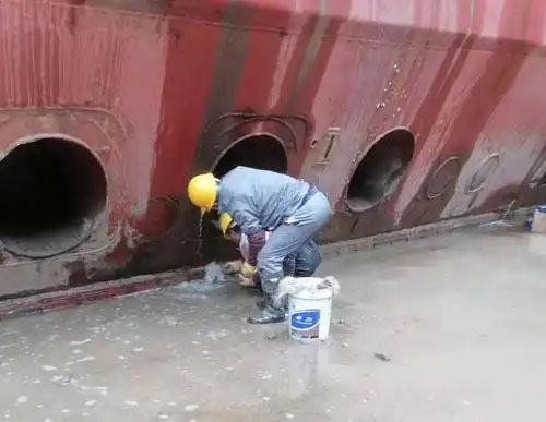 白茅湖农场船坞堵漏